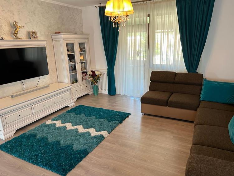 Vila modernă de vânzare -teren generos.
