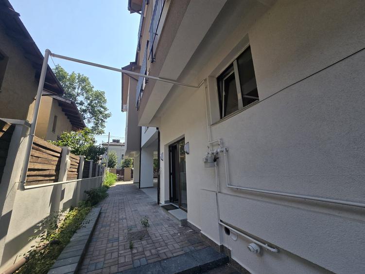 Damaroaia,Izbiceni,Curte proprie 60mp, Ocazie
