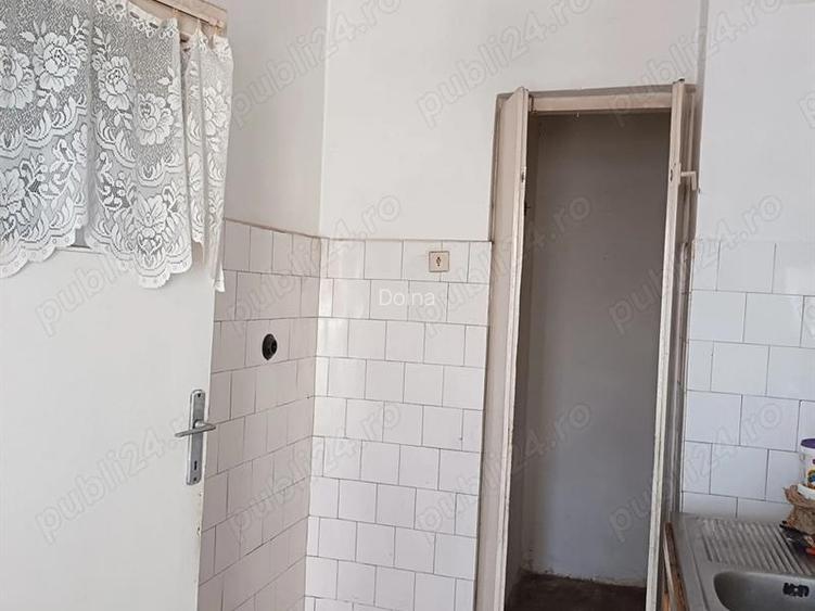 Apartament 3 camere, decomandat, -