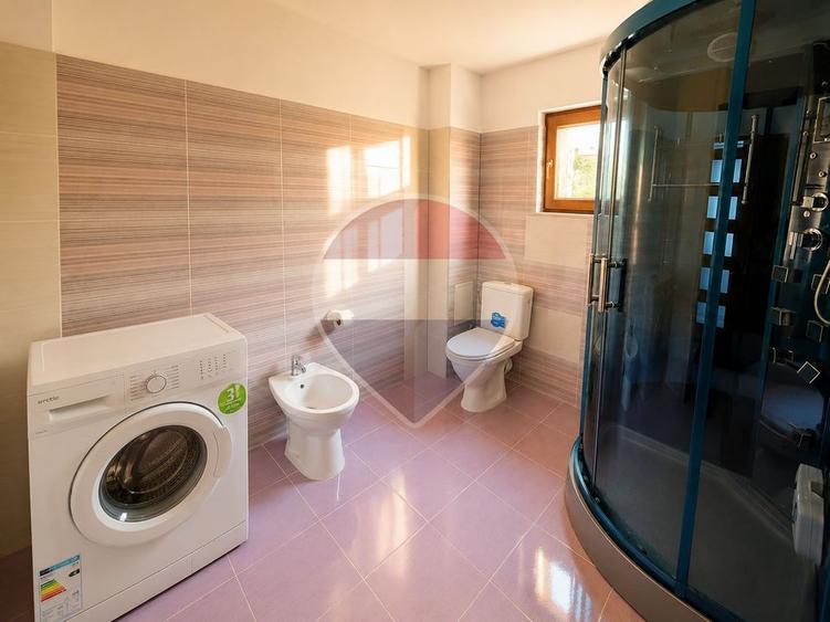 Casa cu 6 camere de vânzare în Negri jud. Bacau / posibilitate duplex