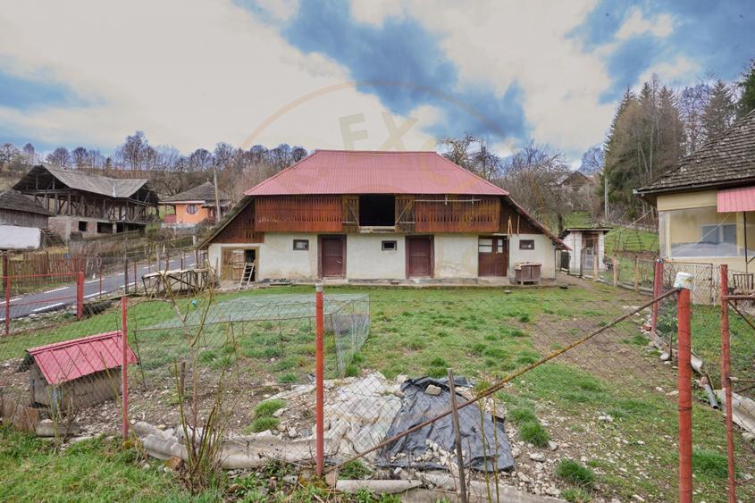 Casa la munte cu teren generos in Com. Nucsoara, loc. Slatina jud. Arges!