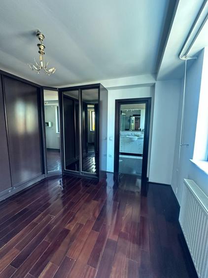 VILǍ PREMIUM/CURTE/ZONA PIPERA