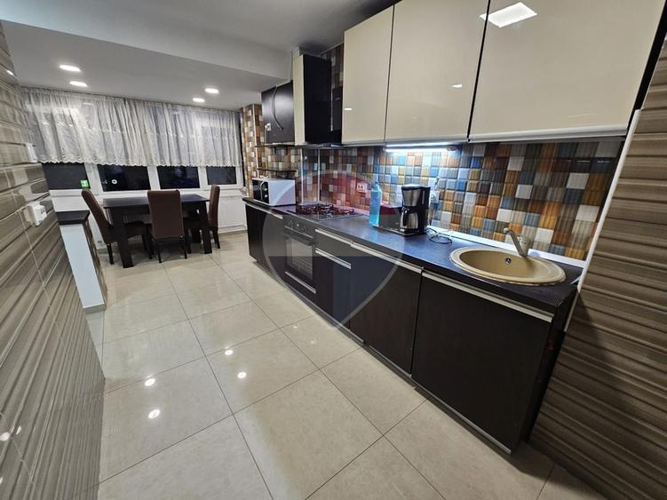 Închiriere apartament 3 camere / Piata Muncii - Decebal
