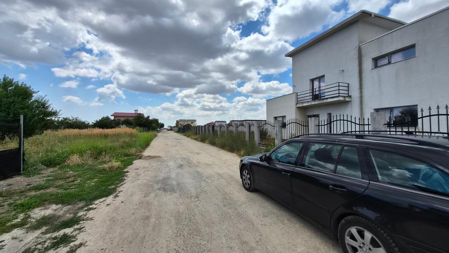 Strada Craitei - teren 501 mp (deschidere 18.2 ml )