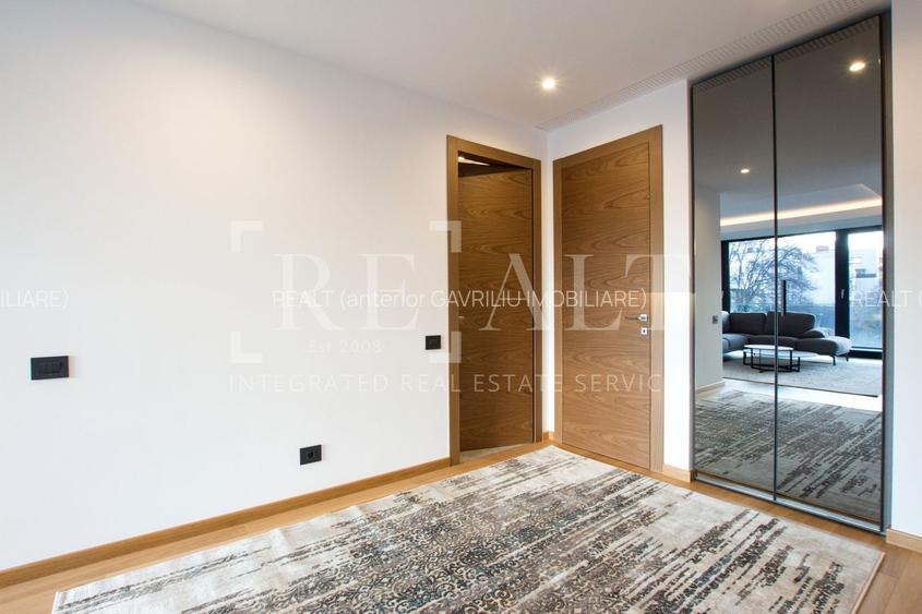 Inchiriere apartament 4 camere | Prima inchiriere, Parcare, Lux | Primaverii - 8