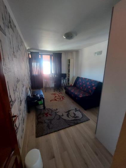 Apartament -5 camere -decomandat-Zona Colentina-Fundeni