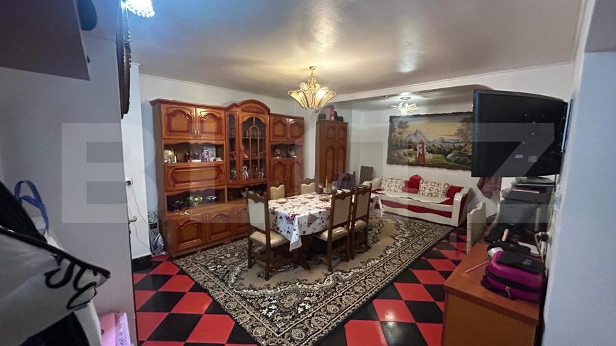 Proprietate de vanzare/inchiriere, 4 incaperi, 300 mp, în zona centrală