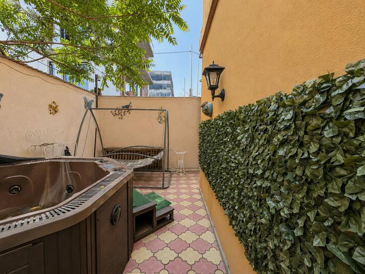 Vila 2 etaje| 5 camere| Floreasca| Jacuzzi| Curte privata|