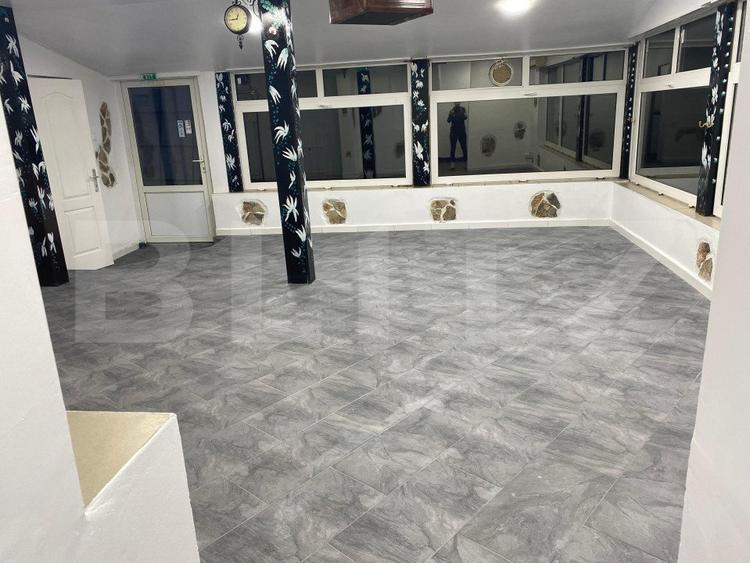 Spațiu comercial de vânzare, 2 incaperi, 70 mp, Bistrita