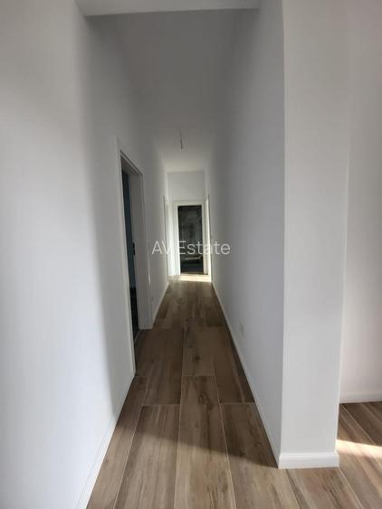 AV694 Proprietar- Duplex de vanzare, P+1E, 4 camere, 3 bai, la COVACI