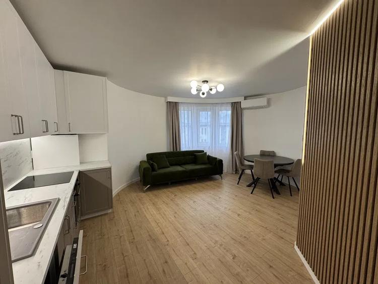 Apartament 3 camere de închiriat | Cartier Europa | Prima închirier
