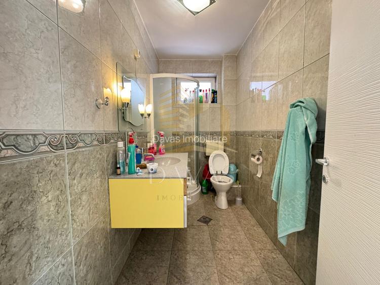 Vilā individuală 7 camere | 320mp | 740mp teren + Garaj inclus in preț | Zorilor - 17