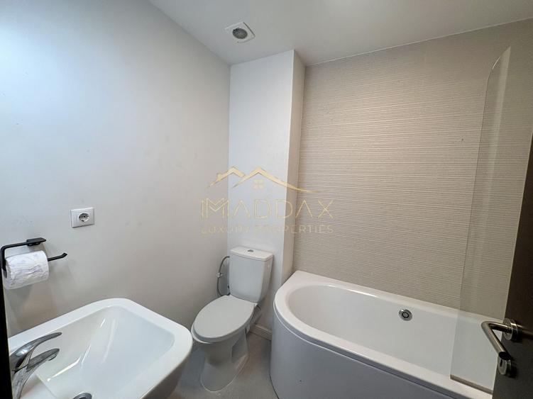 APARTAMENT de LUX cu 3 CAMERE cu Terasa si loc de parcare