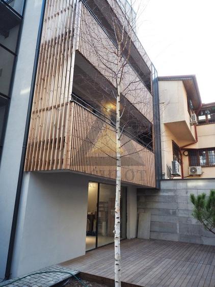 Apartament cu 4 camere decomandat în Dorobanți