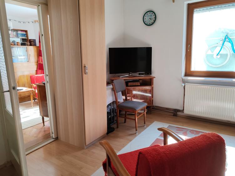 Apartament 3 camere in casa zona Central