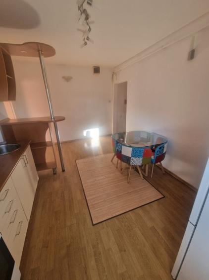 Proprietar inchiriez apartament cu 2 camere