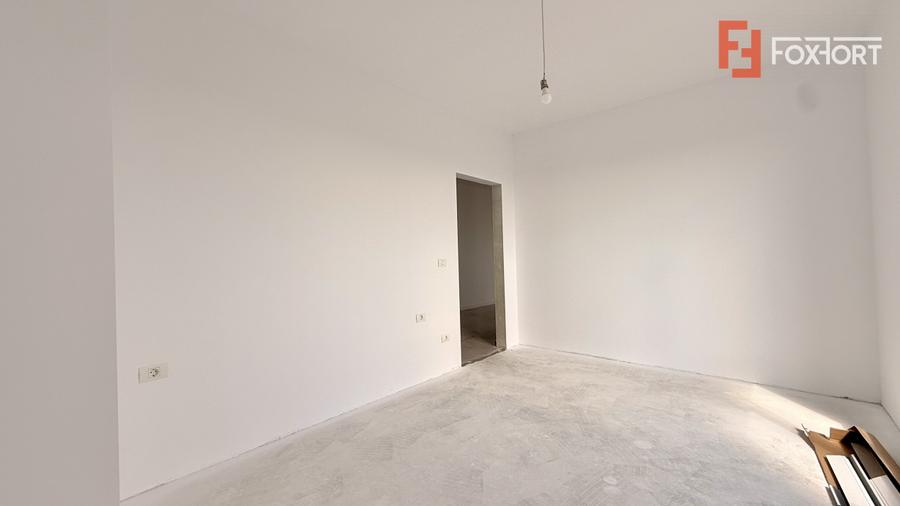 Duplex de vanzare, 3 camere + 2 bai - 96 mp - Mosnita Noua