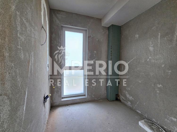 Casa individuala cu 6 camere si 5 parcari!