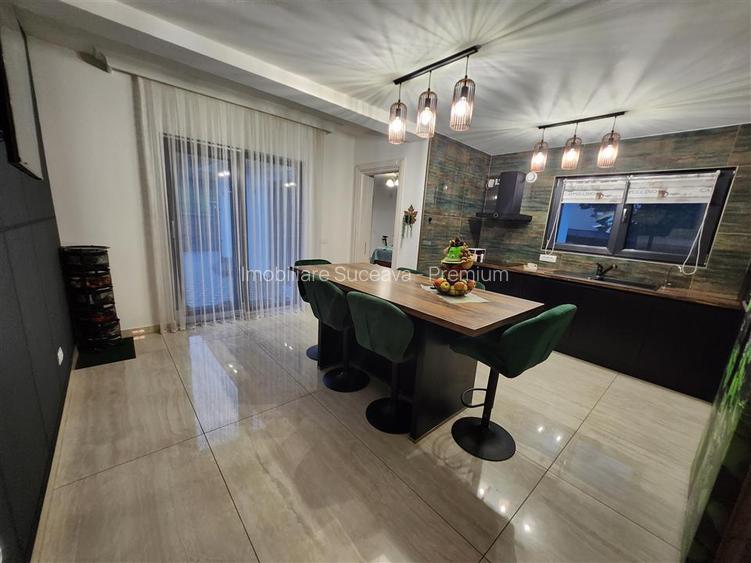 Casă de lux de vânzare în Suceava | 4 dormitoare | 3 băi | 1 - 30