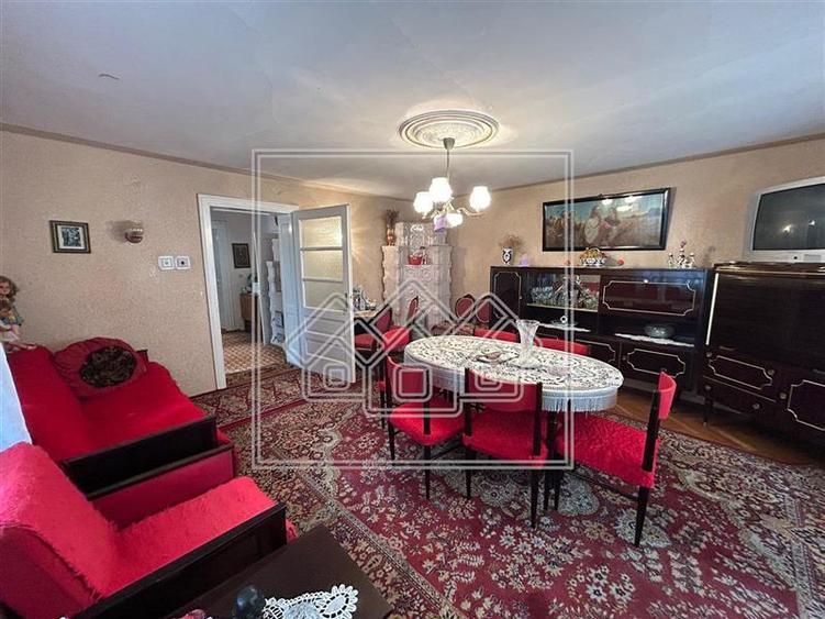 Casa individuala 3 camere, 2 bai, acces auto - Ultracentral