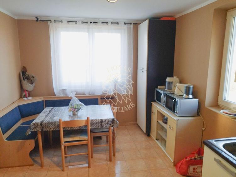Oportunitate investitie! Casa 420 mp+balcoane-terasa 28 mp-Zavoaie