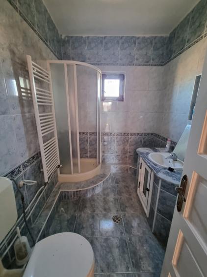 Casă cu Etaj în Păulești