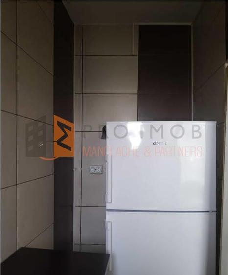Apartament 2 camere cf 2 semidecomandat zona Spiru Haret
