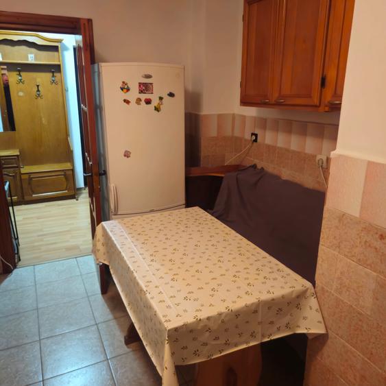 Apartament 2 camere - de inchiriat - etaj 4 - zona Maxicom