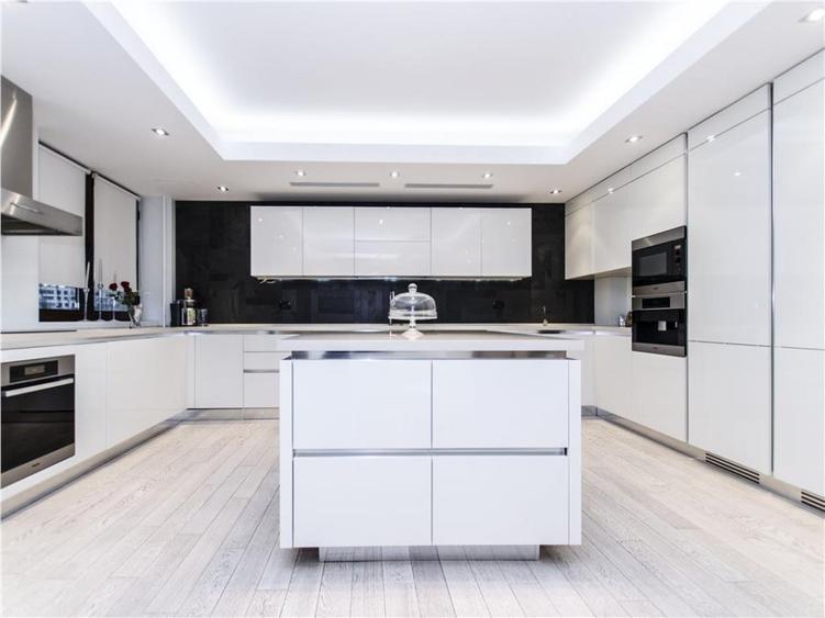 Apartament 4 camere Lux Bd.Mamaia, 210 mp, Prima închiriere