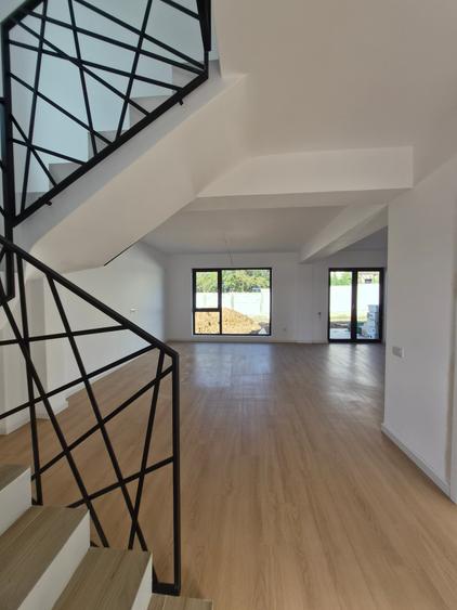 Vila Individuala 5 camere, dormitor parter LA CHEIE!