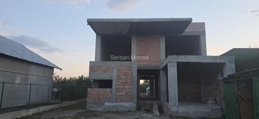 Casă la roșu, 520 mp utili, teren 1.585 mp Strejnicu - 3