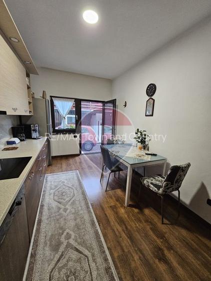 Casă / Vilă cu 9 camere de vânzare - 23
