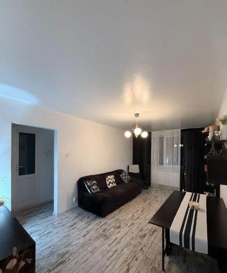 Apartament -4 camere - semidecomandat - Berceni
