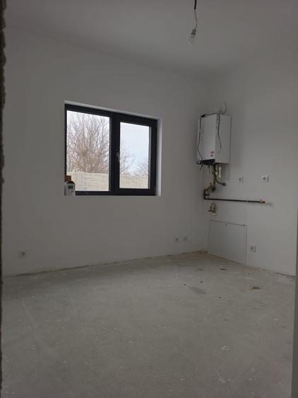 FARA COMISIOANE in Bolintin casa cu 5 camere P+1 asfalt curent 380v canal apa