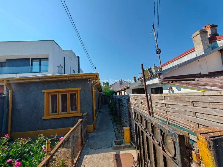 Casa solidă și teren în Zona Islaz pe Strada Mărului  - 5