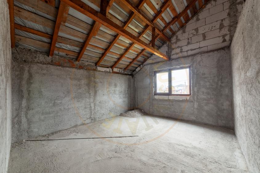 Casa sptioasa cu potential real in Maracineni la 5 pasi de Pitesti-Arges!