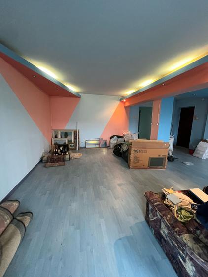 Apartament 3 camere Zona Laris -Finante - etaj 3/4 - 85 mp