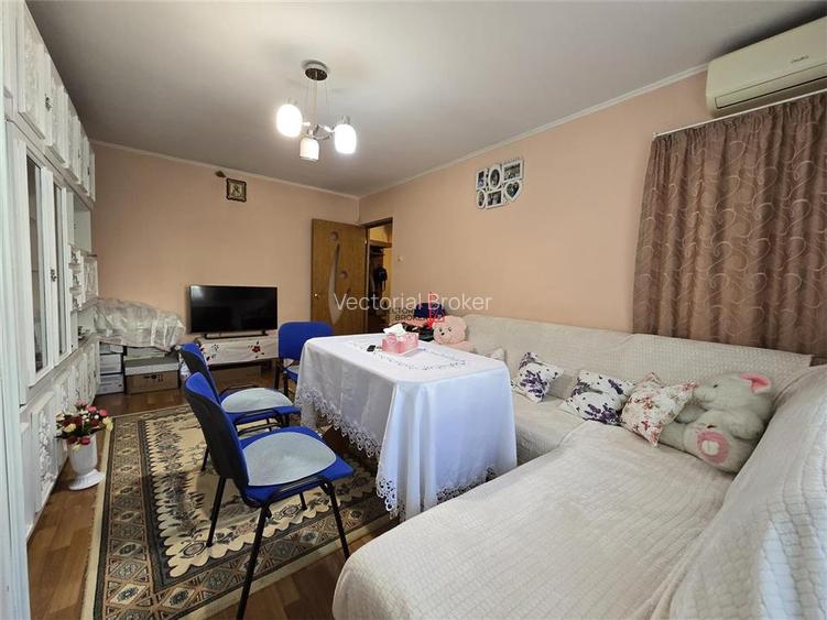Apartament decomandat la etaj 2/4 Colentina Marior V.Bacila - 2