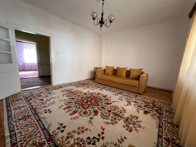 CASĂ 3 CAMERE DECOMANDATE + GARAJ – CARTIER REȘIȚA