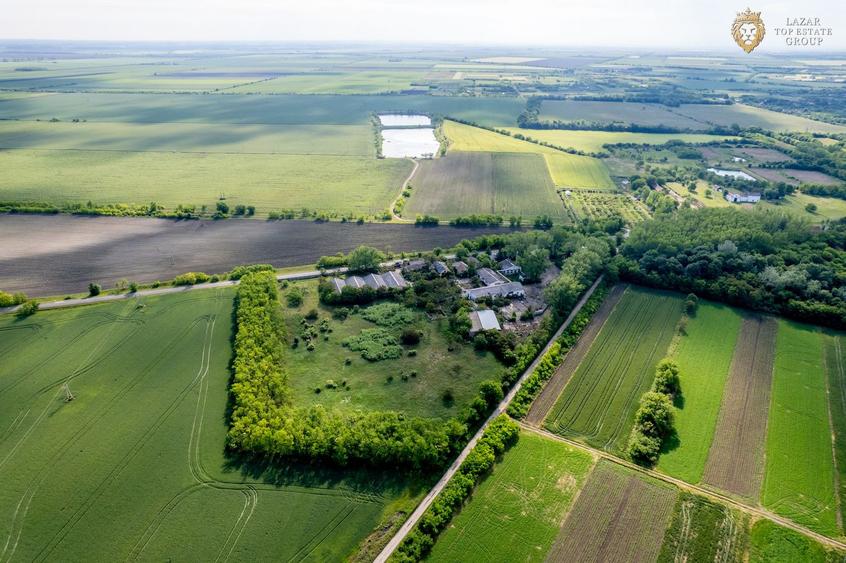 Cladire industriala de vanzare cu potential 3,5 ha in Batania
