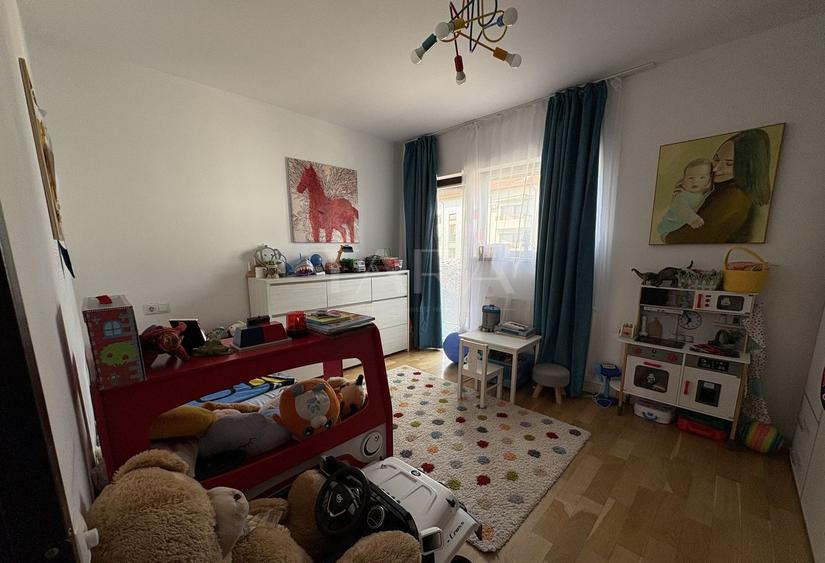 Apartament singur pe etaj, 2 balcoane și parcare, Andrei Mureșanu.