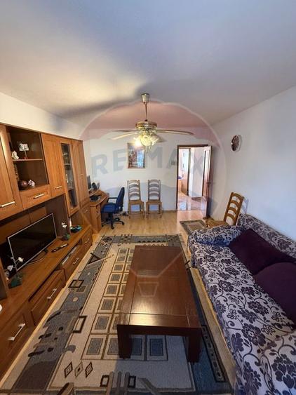 DE INCHIRIAT Apartament 2 camere cu garaj zona Europa