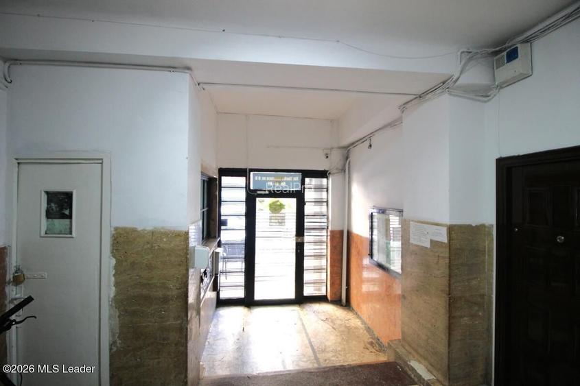 Piata Romana, 4 camere 138 MP total, Etaj 2/9, renovat - utilat, liber - 54