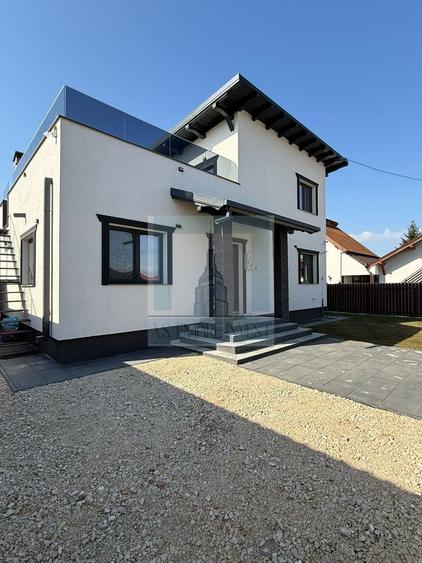 Casă / Villa finalizată, 350 mp teren - zona Sanpetru/Brașov