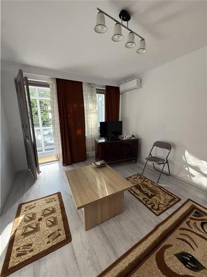 Apartament De Inchiriat 3 Camere, Semidecomandat, Zona Tomis 2