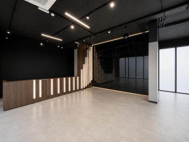 Spatiu comercial 180mp cu terasa de 75mp  zona Doamna Stanca