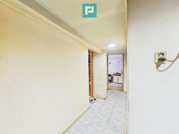 Casă cu 4 camere și 700 mp teren în Cermei