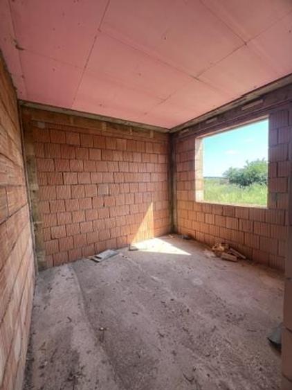 RECO, Casa la rosu, cu toate utilitatile, Zona Cihei, Bihor