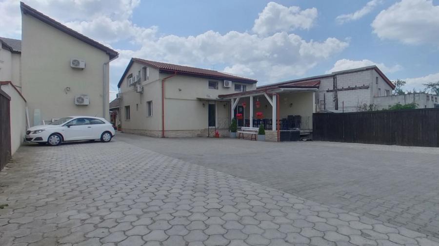 Casă generoasă cu 11 camere + spațiu comercial inclus | Calea Radnei