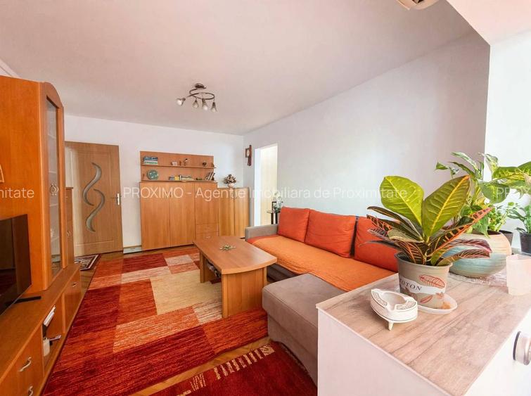 Apartament 2 camere de vanzare, etaj 1, centrală proprie